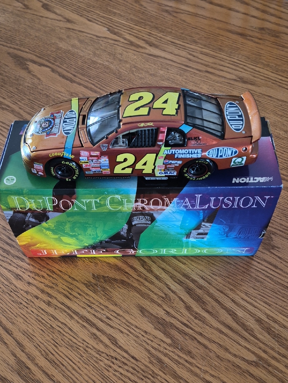 #24 Jeff Gordon 1998 Chromalusion Die-Cast Race Car